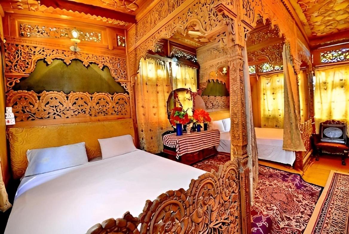 Heritage Amina Group Of Houseboats Hotel Srinagar  Exterior photo