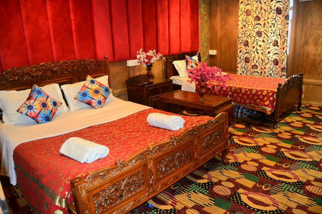 Heritage Amina Group Of Houseboats Hotel Srinagar  Exterior photo