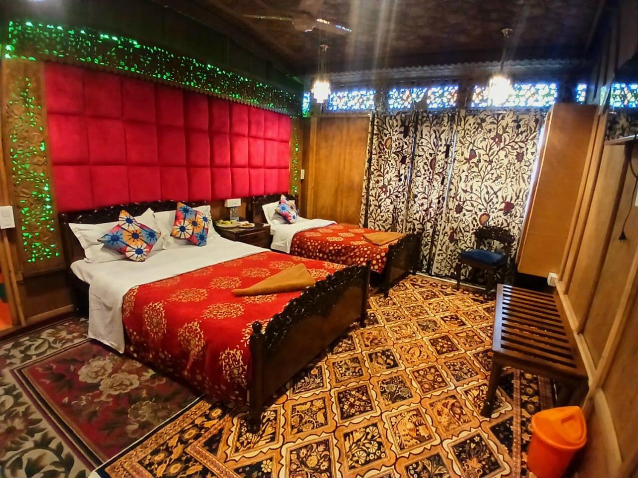 Heritage Amina Group Of Houseboats Hotel Srinagar  Exterior photo