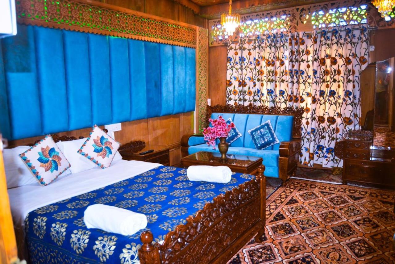 Heritage Amina Group Of Houseboats Hotel Srinagar  Exterior photo