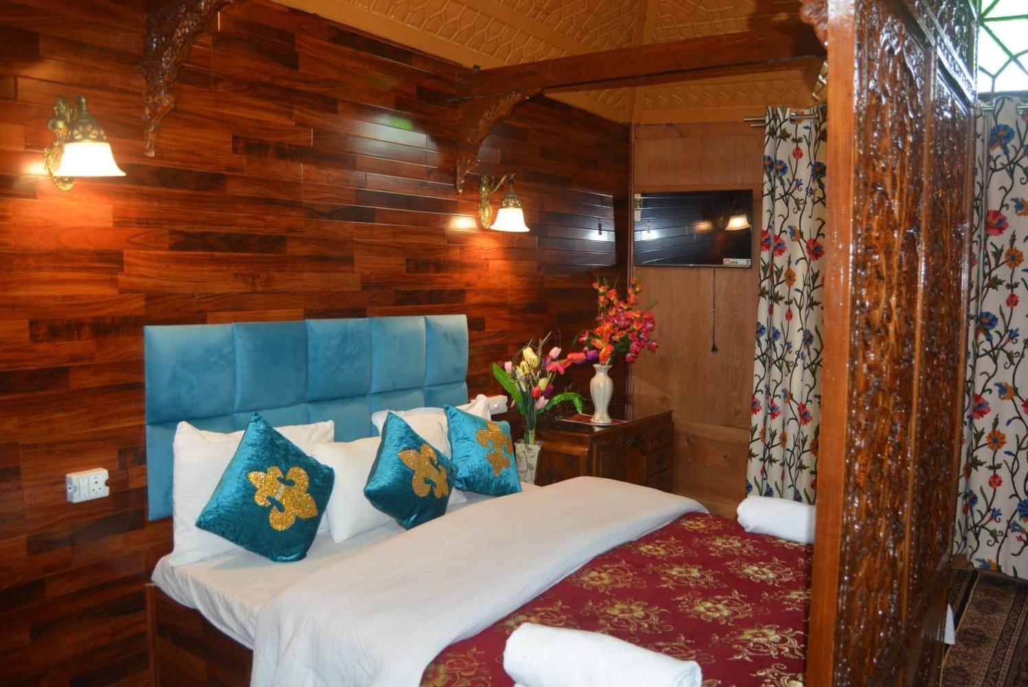 Heritage Amina Group Of Houseboats Hotel Srinagar  Exterior photo