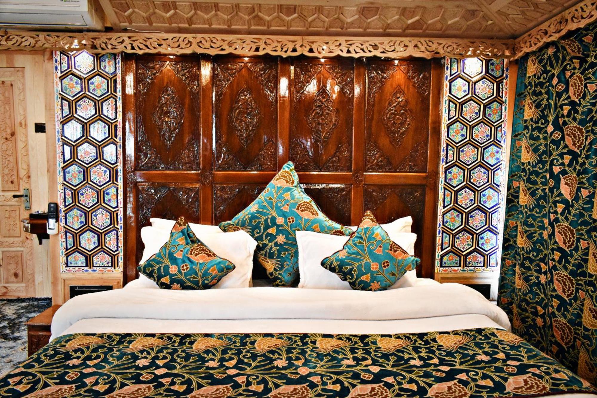 Heritage Amina Group Of Houseboats Hotel Srinagar  Exterior photo